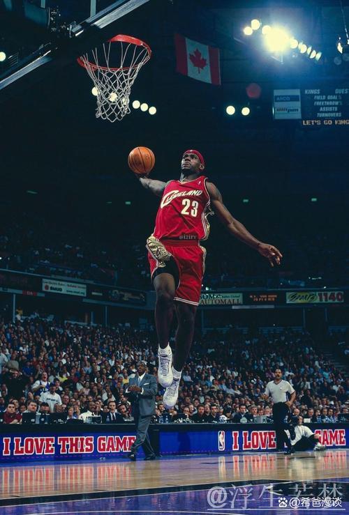 詹姆斯底线强势扣篮展现活力! 詹姆斯底线强势扣篮展现活力!