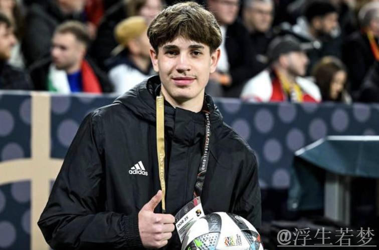 基米希快速角球助攻破门！球童：社交平台爆红，全国点赞让我笑疯了